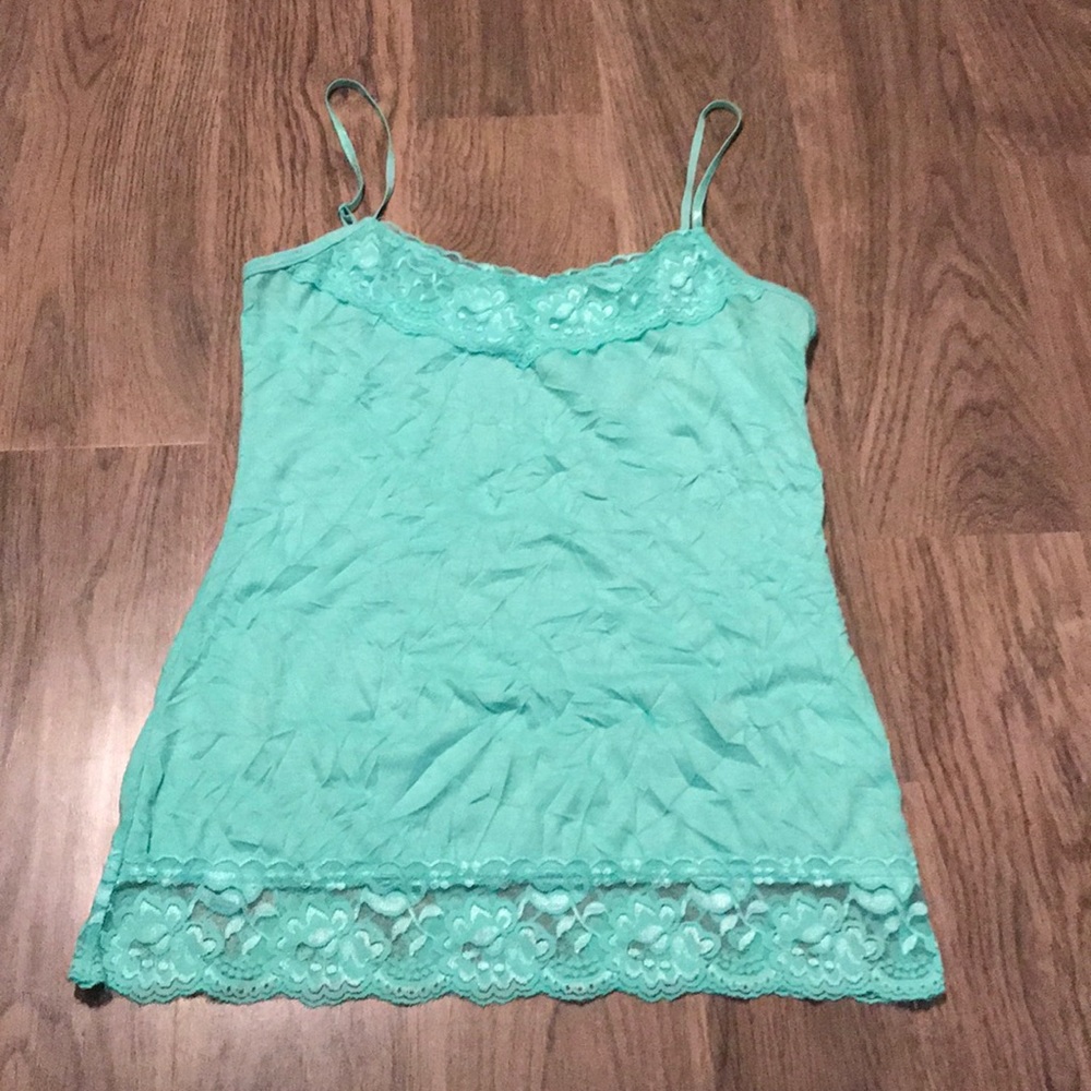 Maurice’s size s wrinkled tank lace trim